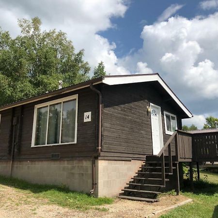 Kenosee Inn & Cabins Kenosee Park Экстерьер фото